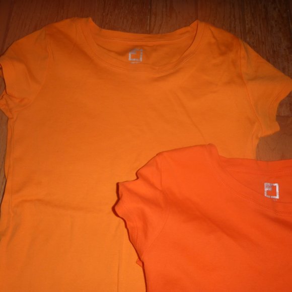 2 Women's 100% Cotton Short Sleeved T-Shirts - Picture 2 of 3